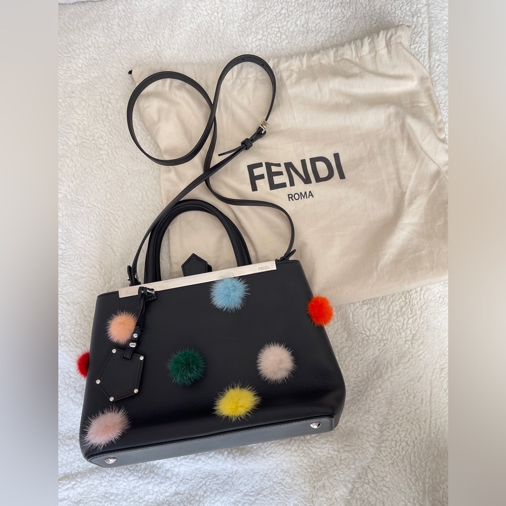 Fendi mink fur pom pom black 2jours